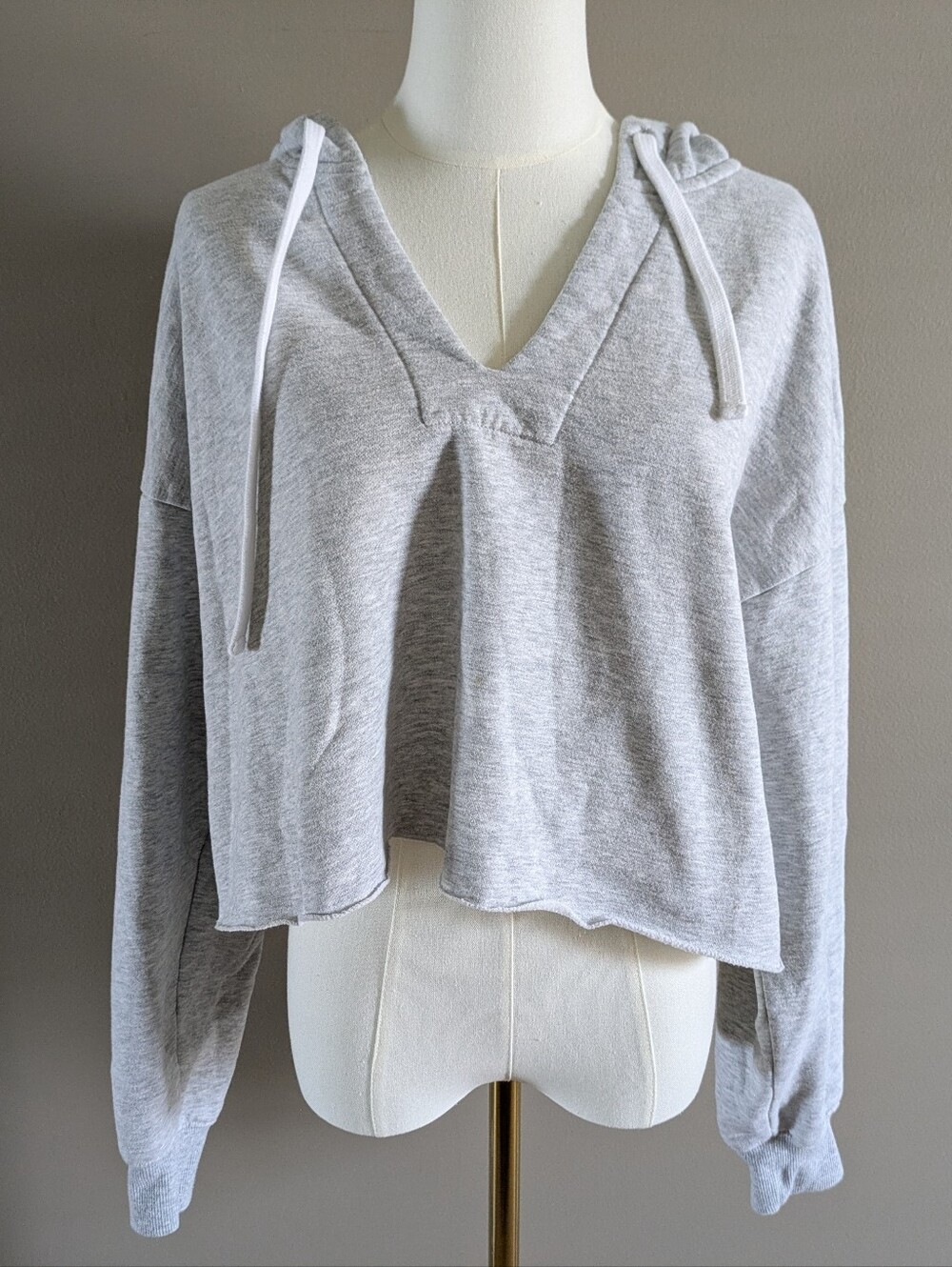Garage Heather Gray Cropped V Neck Long Sleeve Hooded Sweatshirt Large